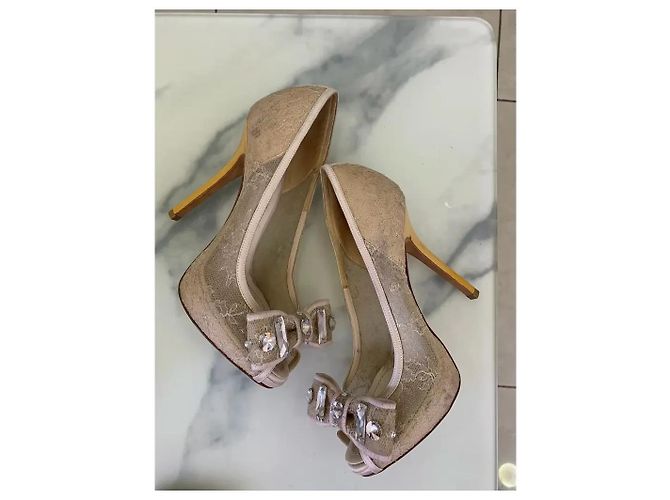 Sandali in pizzo Christian Dior con fiocco beige - vista 7