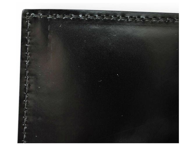 Gucci Bi-Fold Geldbörse aus schwarzem Emaille-Leder - Ansicht 12