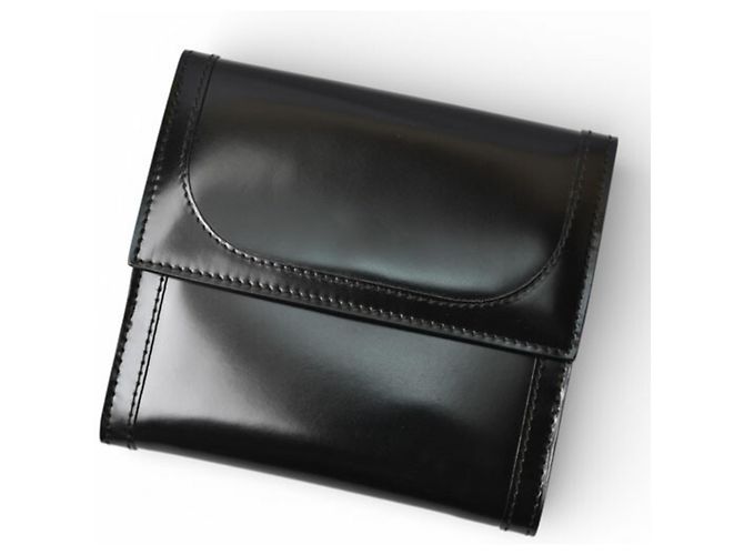 Gucci Bi-Fold Geldbörse aus schwarzem Emaille-Leder - Ansicht 4