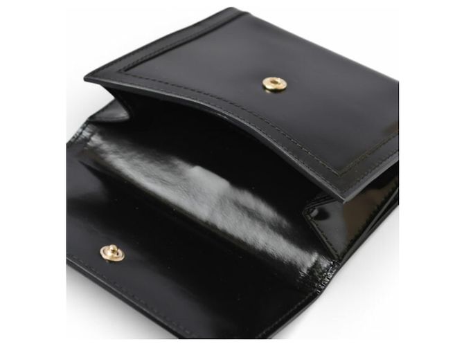 Gucci Bi-Fold Geldbörse aus schwarzem Emaille-Leder - Ansicht 8