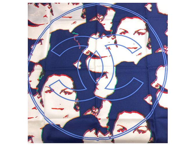 Foulard in seta Chanel Coco Mark in blu navy e bianco - vista 4