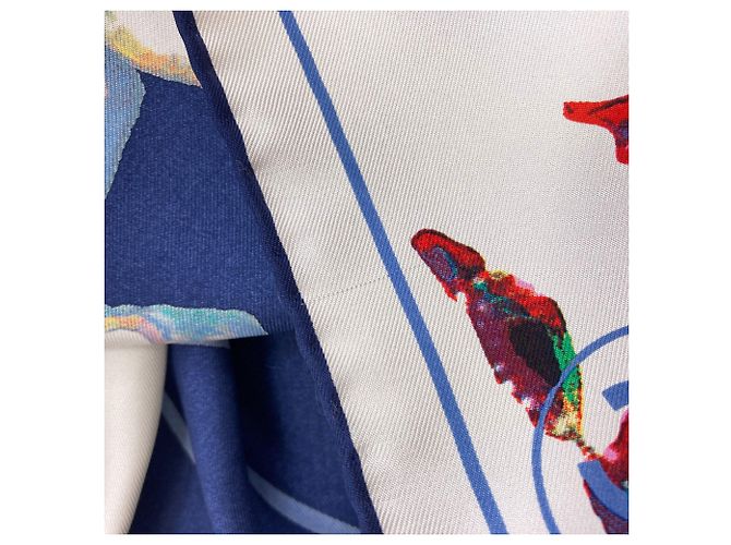 Foulard in seta Chanel Coco Mark in blu navy e bianco - vista 7