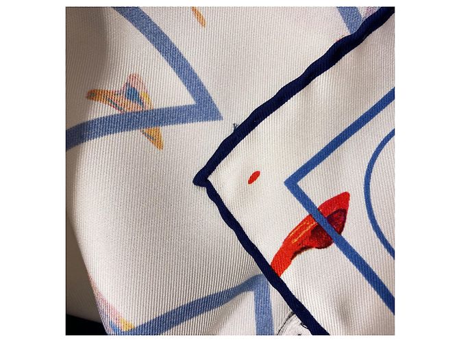 Foulard in seta Chanel Coco Mark in blu navy e bianco - vista 8