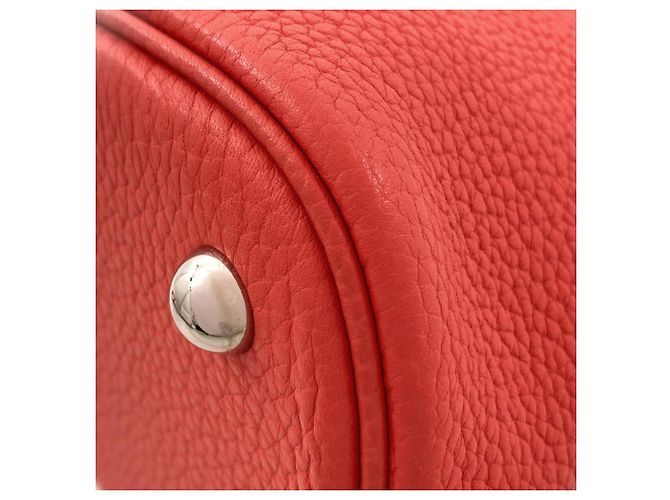 Hermès Hermes Bolide 31 Handbag in Red - view 18