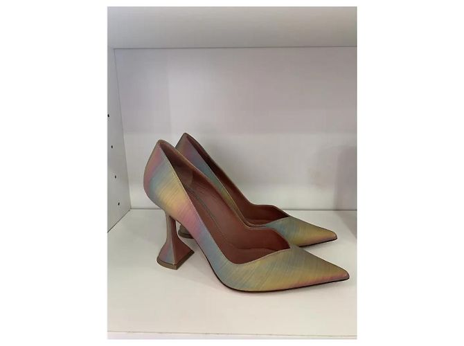 Décolleté Amina Muaddi Multicolore con Punta Affusolata e Tacco a Flauto - vista 2
