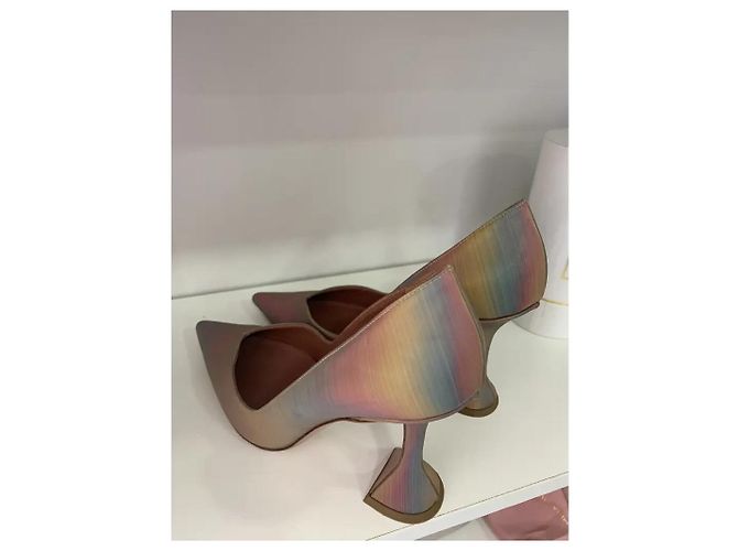 Décolleté Amina Muaddi Multicolore con Punta Affusolata e Tacco a Flauto - vista 5