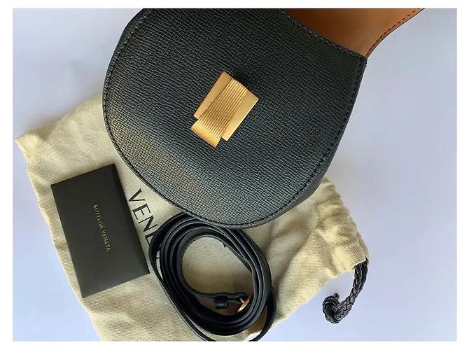 Borsa a cintura Bottega Veneta in pelle nera testurizzata - vista 6
