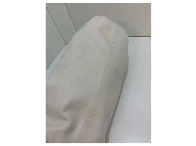 Bottega Veneta The Pouch in pelle bianca Bianco sporco - vista 4