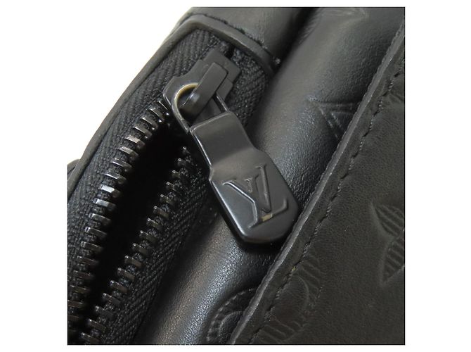 Borsa a Spalla Monogram Shadow Louis Vuitton Nero - vista 14