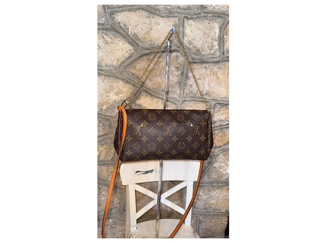 Borsa Louis Vuitton Monogram Favorite PM Marrone Monogramma - vista 3