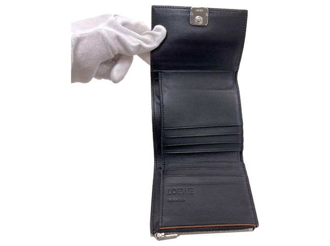 Billetera de cuero bi-fold Anagram Loewe Negro - vista 4