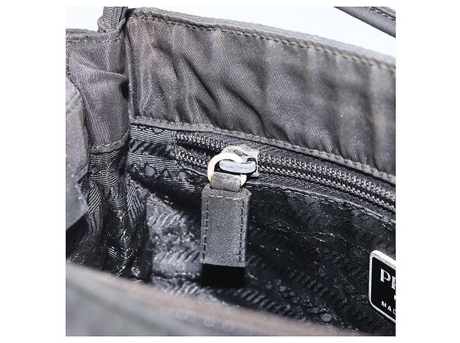 Prada Tote Bag aus schwarzem Nylon mit Silber authentisch 174562 - Ansicht 22