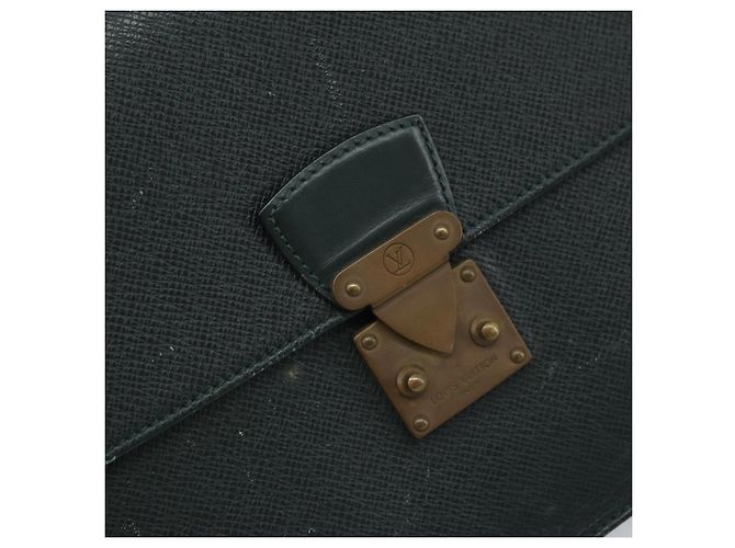 LOUIS VUITTON Taiga Pochette Kourad Clutch Bag Epicea M30194 LV Auth BAZ285 - view 17