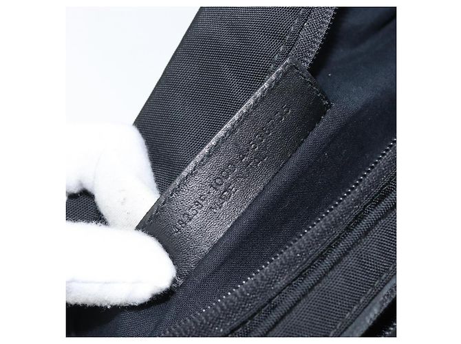 Borsa Body BALENCIAGA in nylon nero 482389 Auth BA11367 - vista 12