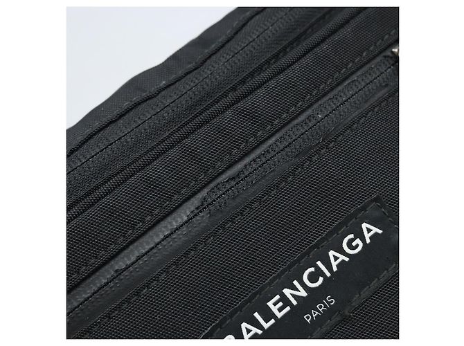 Borsa Body BALENCIAGA in nylon nero 482389 Auth BA11367 - vista 17