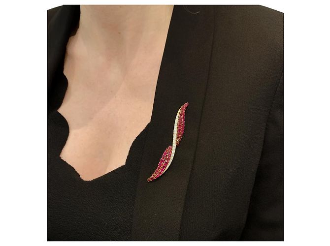 Autre Marque Fibbia broche in oro giallo, platino, rubino e diamanti. - vista 5