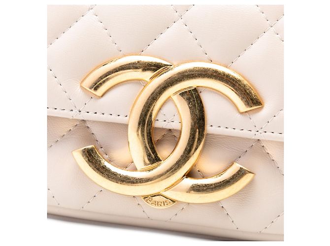 Chanel Matelassé Lammleder Giant CC Klapp-Handyhalter mit Kette Braun - Ansicht 5