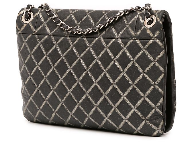 Chanel Matelassé Metallico Distressed Pelle d'Agnello CC Cristallo con Patta Nero - vista 2