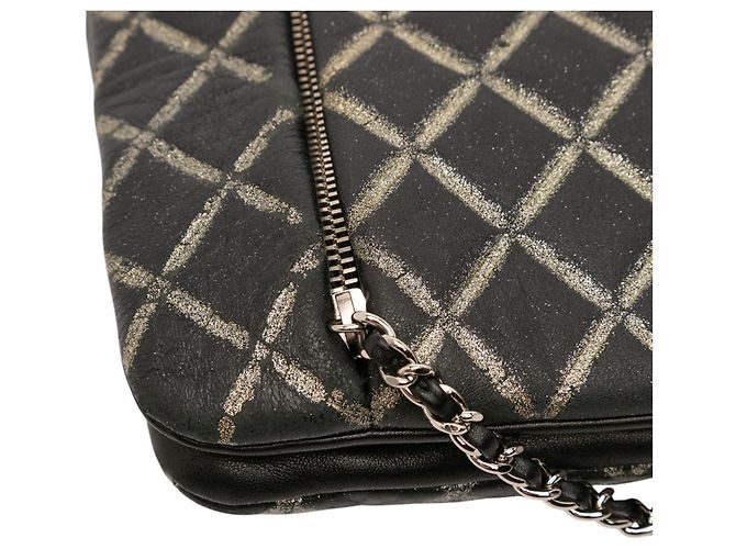 Chanel Matelassé Metallico Distressed Pelle d'Agnello CC Cristallo con Patta Nero - vista 7
