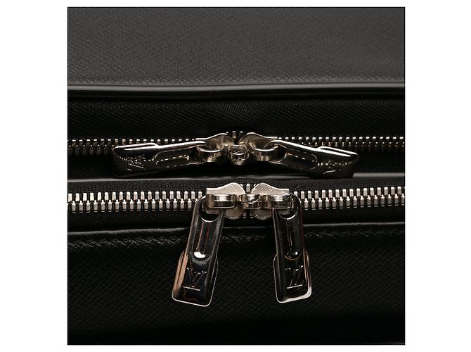 Louis Vuitton Taiga Pegase 55 Nero - vista 7