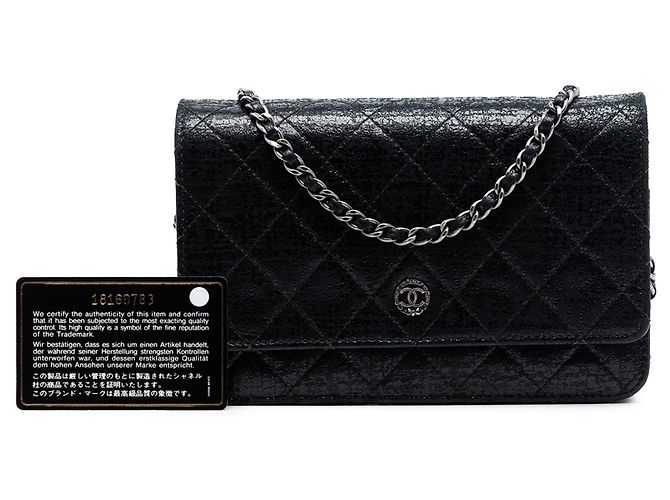 Wallet On Chain Cartera con cadena de cuero charolado acolchado Chanel CC Negro - vista 8