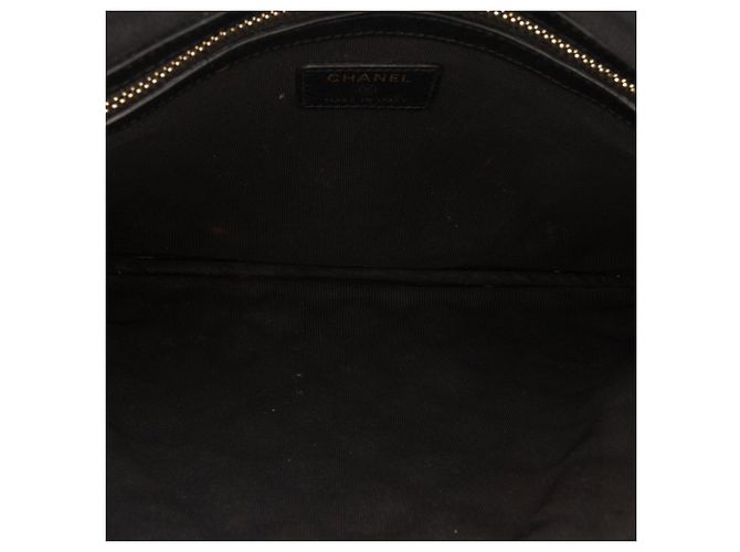 Chanel Medium Matelassé Caviar Boy O Étui Pochette Nero - vista 4
