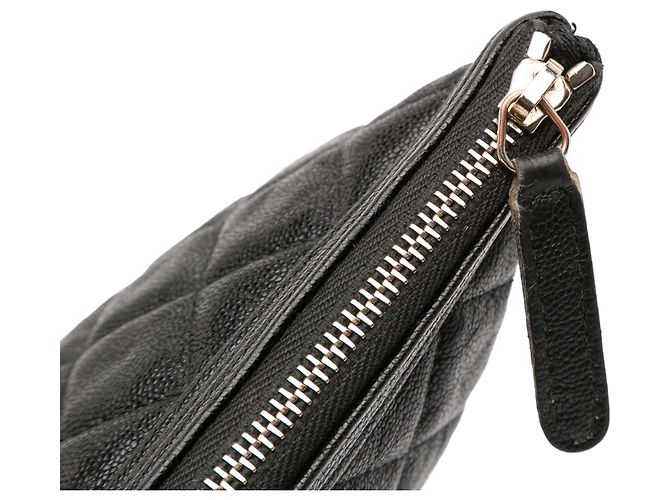 Chanel Medium Matelassé Caviar Boy O Étui Pochette Nero - vista 7