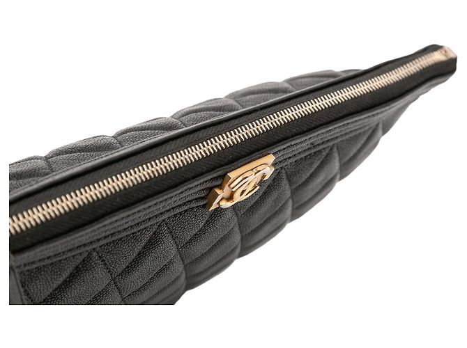 Chanel Medium Matelassé Caviar Boy O Étui Pochette Nero - vista 8