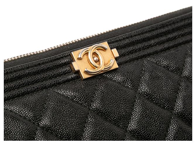 Chanel Medium Matelassé Caviar Boy O Étui Pochette Nero - vista 9
