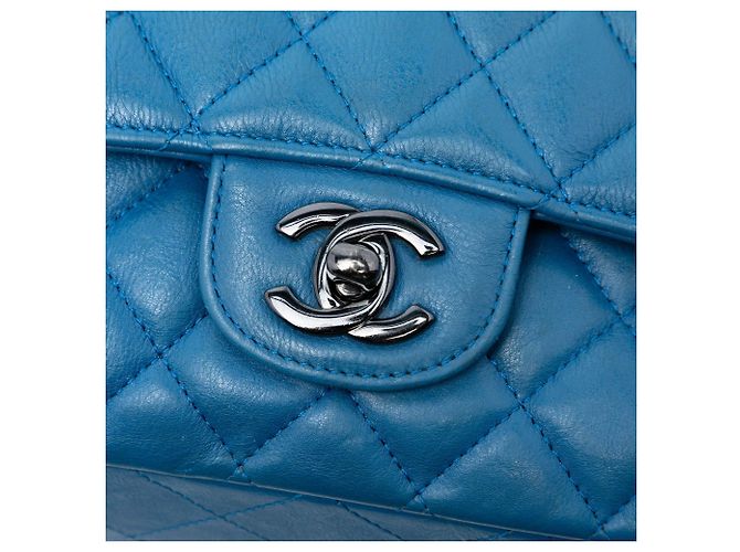 Chanel Medium Classic Pelle di vitello Doppio ribalta Blu - vista 6