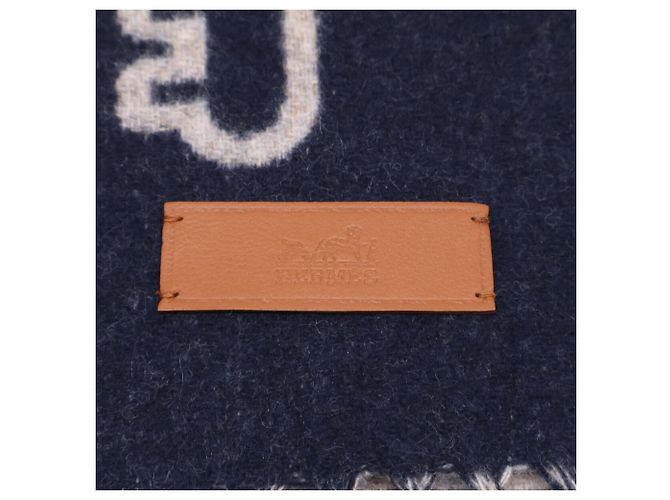 Stola in cashmere Hermès in blu navy e beige - vista 5