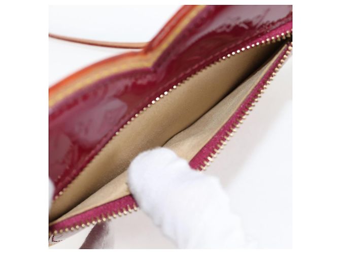 Louis Vuitton Conte de Fees Butterfly Monogram Vernis Bordò - vista 5