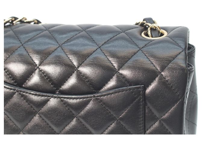 Timeless Borsa a Spalla Mini Matelassé in Pelle di Agnello Chanel Nero - vista 9