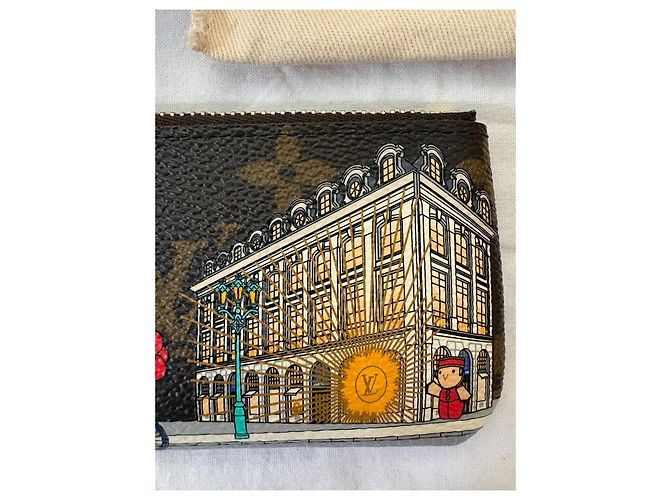 Pochette Clés "Paris Animation" de Louis Vuitton – Edición Limitada Castaño - vista 4
