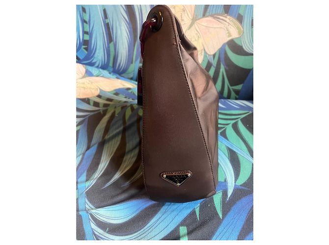 Borsa a mano Prada in nylon marrone scuro - vista 3