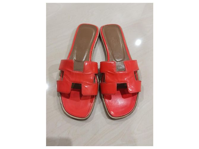 Sandali Hermès Oran in pelle verniciata rossa 36 Rosso - vista 2