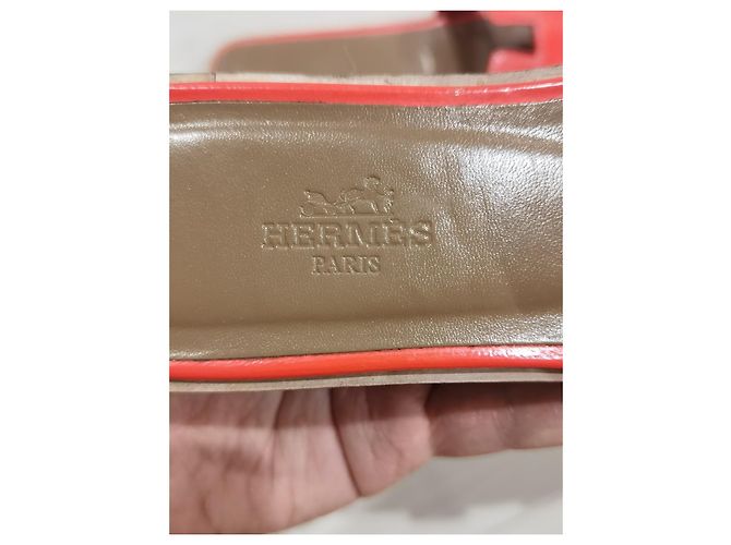 Sandali Hermès Oran in pelle verniciata rossa 36 Rosso - vista 8
