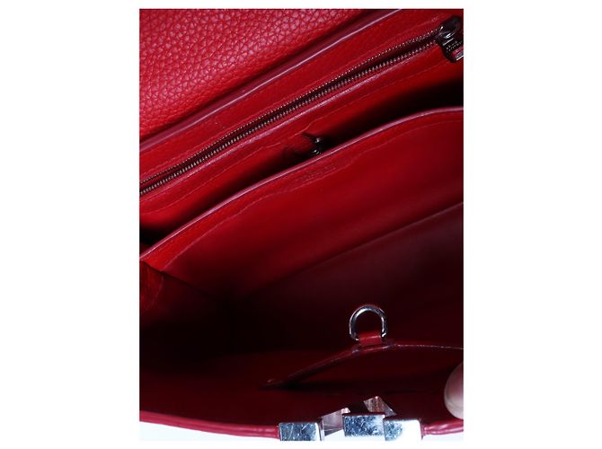 Louis Vuitton Borsa Capucines in pelle rossa - vista 9
