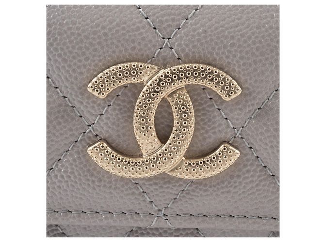 Billetera compacta de piel de caviar Chanel con tres pliegues Gris - vista 10
