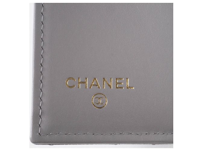 Billetera compacta de piel de caviar Chanel con tres pliegues Gris - vista 12