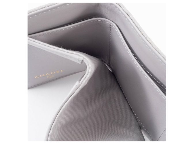 Billetera compacta de piel de caviar Chanel con tres pliegues Gris - vista 13