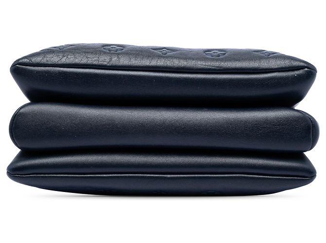 Coussin PM aus gepolstertem blauen Lammleder mit Monogramm von Louis Vuitton Marineblau - Ansicht 3