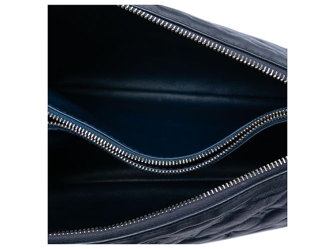 Coussin PM aus gepolstertem blauen Lammleder mit Monogramm von Louis Vuitton Marineblau - Ansicht 4