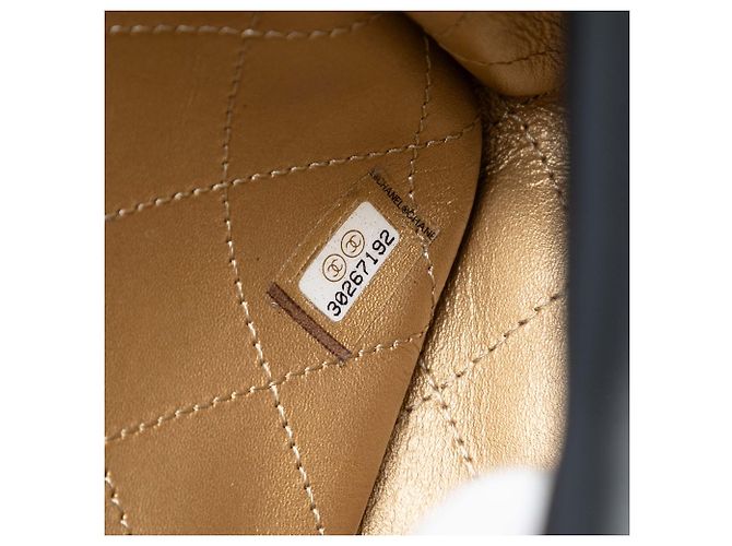 Sac à bandoulière en cuir d'agneau noir Chanel Lucky Charms - vue 6