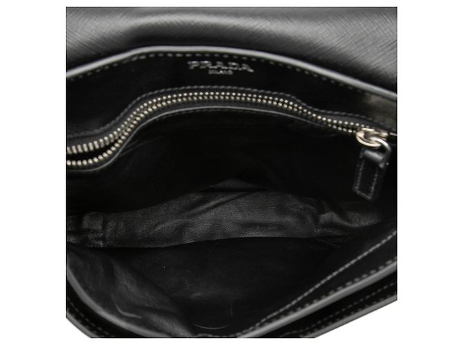 Sac de voyage messager en Saffiano noir de Prada - vue 4
