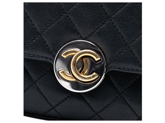 Chanel Bolsa de Couro de Corde Preta com Fecho Giratório e Trava Preto - vista 5