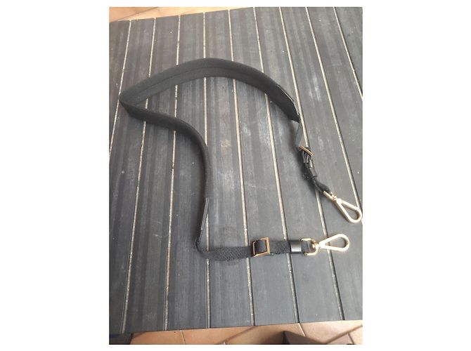 Cinghia a Spalla Jacquemus in Pelle Nera Nero D'oro - vista 4