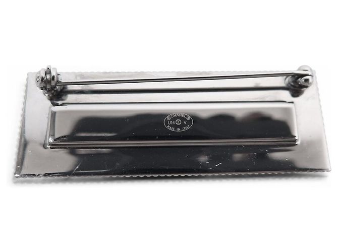 NEUE CHANEL BROSCHE NAMENSABZEICHEN SILBER QUILTED METALL 2.9X5.8CM - Ansicht 2