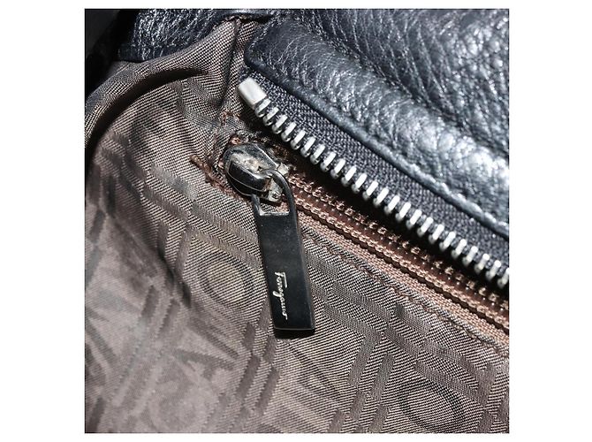 Borsa a mano in pelle nera e argento Gancini di Salvatore Ferragamo Auth bs34239 Nero - vista 23