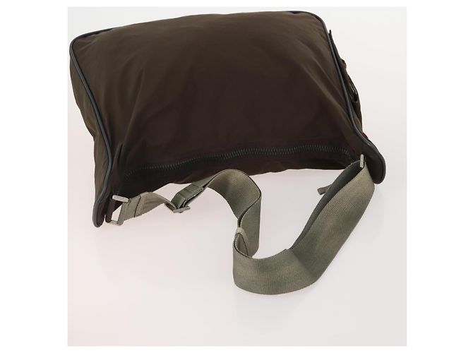 Borsa sportiva PRADA in nylon 4 pezzi marrone khaki Auth YKZ430 Cachi - vista 11